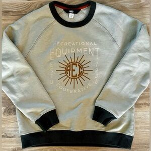 REI CO-OP • starburst logo sweatshirt • small